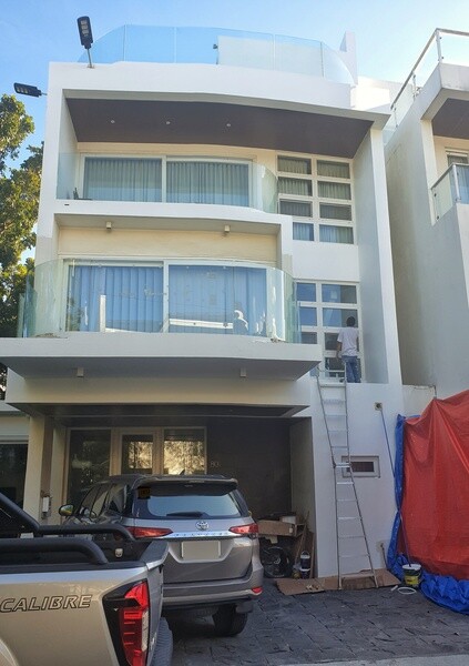 3 Story Fully Furnished Townhouse in Mahogany Place 3, Taguig