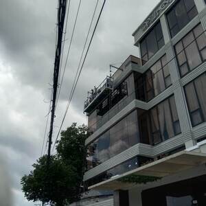 HQC MOTORIZED GONDOLA- ZLP800 (Brandnew) | PostAds PH