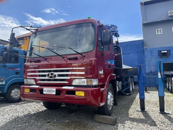 For Sale: 10 Tons Hyundai 10-wheeler Boom Truck