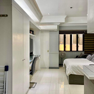 Best Deal Upgraded Studio with Parking FOR SALE beside Greenbelt 5 | PostAds PH