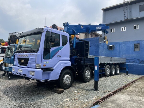 For Sale: Daewoo 15 Tons Boom Truck/ Cargo Crane Truck Korean Surplus