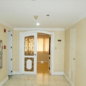 Makati 3 bedroom unit for rent w/ parking and balcony in Salcedo | PostAds PH