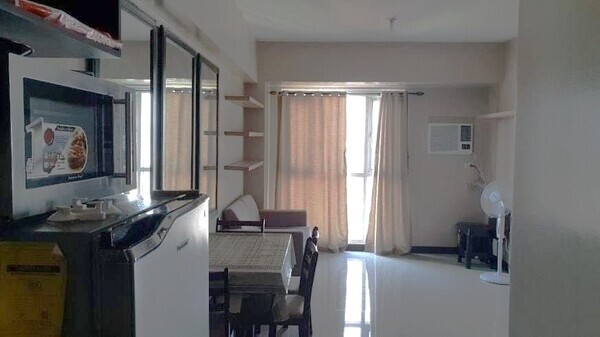 Condo Unit For Rent - 39th Floor Tower A at Axis Residences
