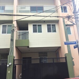 3-Storey 3 Bedrooms Townhouse at Barangay Nayong Kanluran | PostAds PH