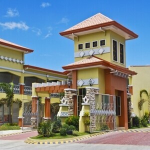 House for Rent with car port located in Matatalaib Tarlac | PostAds PH