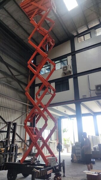 Scissor's Manlift_Brandnew_9 meters