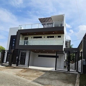 ROYALE ESTATES HOUSE WITH POOL INSIDE HIGH END SUBDIVISION | PostAds PH