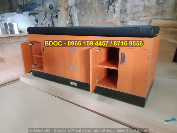 EXAMINATION BED / CLINIC BED 
