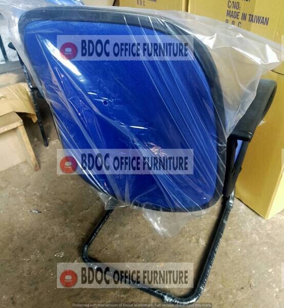 Colored Customized Visitor Chairs with Arms