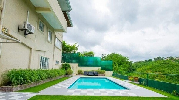 160K Semi House and Lot with Swimming Pool in Maria Luisa Village