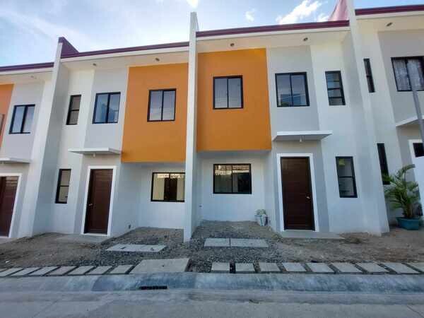3.2M PUYO DAYON NO DOWNPAYEMNT Townhouse and Lot in La Bellezah Homes