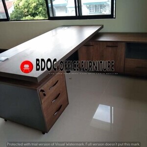 ELEGANT TABLE For EXECUTIVES | PostAds PH