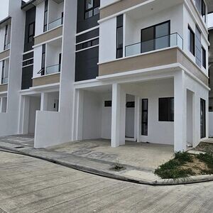 TOWNHOUSE WITH 2 CARPARK TALAMBAN PAG IBIG LOANABLE | PostAds PH