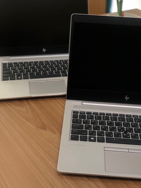 HP 830 NB LAPTOP