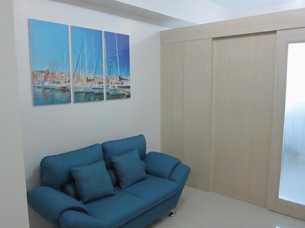Condo Unit For Rent - 20th Floor at Blue Residences  