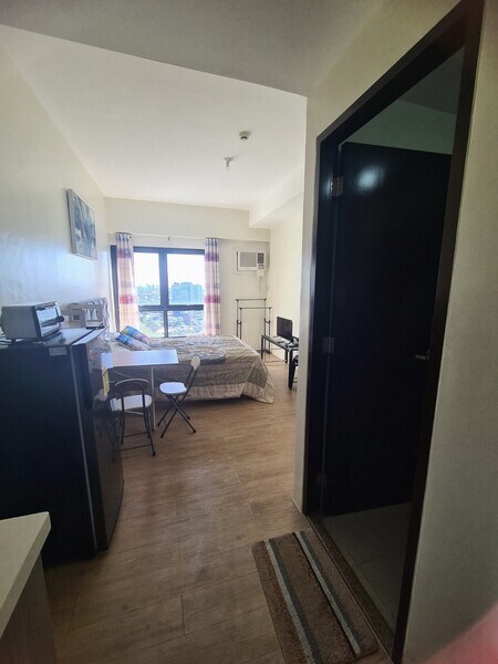Condo Unit for Rent at 17th Floor Vinia Residences & Versaflats