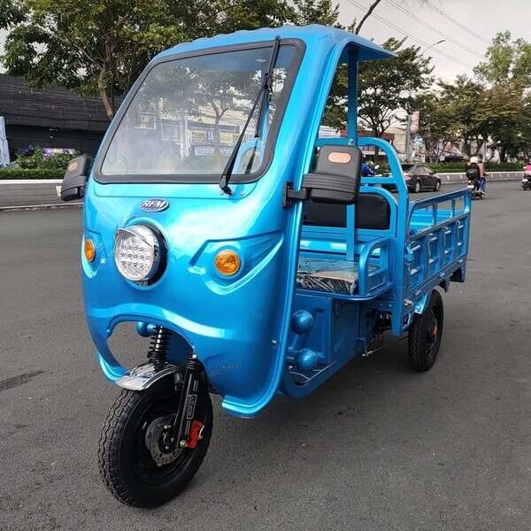 For Sale: Standard Cargo with Front Roof