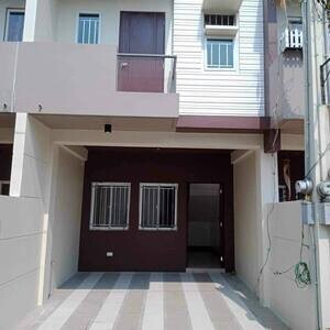 For Sale ‼️ 3Bedrooms w/ Parking Townhouse in Quezon City | PostAds PH
