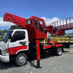 HYUNDAI 28 METERS MAN LIFT TRUCK | PostAds PH