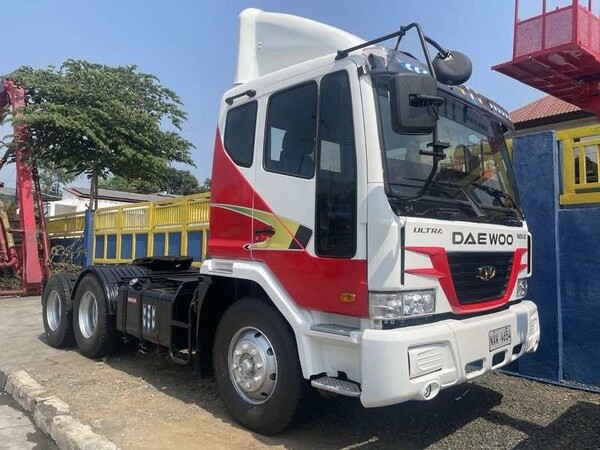 10-WHEELER DAEWOO TRACTOR HEAD