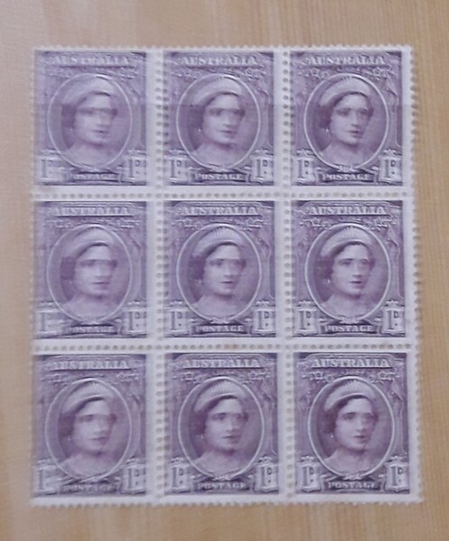 Australia Queen EIizabeth I 1d block of 9 Stamps Mint RARE !!!