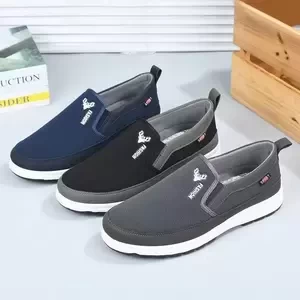 【HHS】 Rubber Shoes For Men running shoes leisure travel breathable Casu | PostAds PH