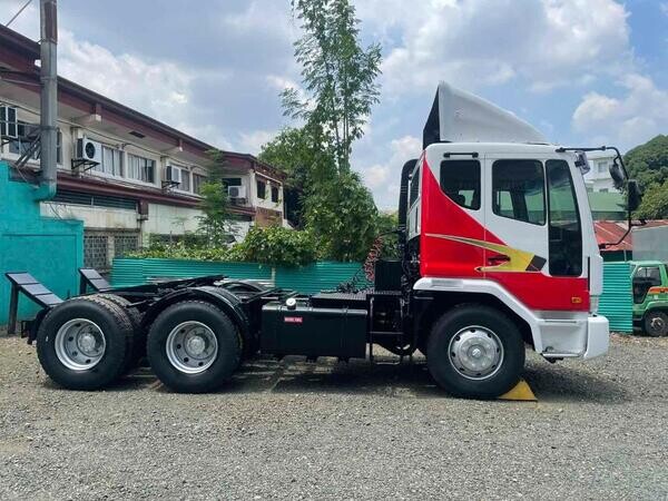 10 WHEELER DAEWOO TRACTOR