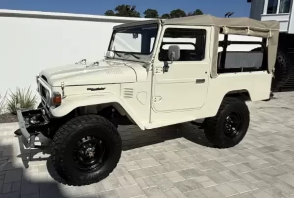 1982 Toyota Land Cruiser FJ43 5-Speed
