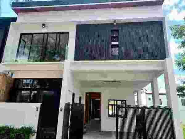 FOR SALE House & Lot Greenwoods Executive Village Thistle