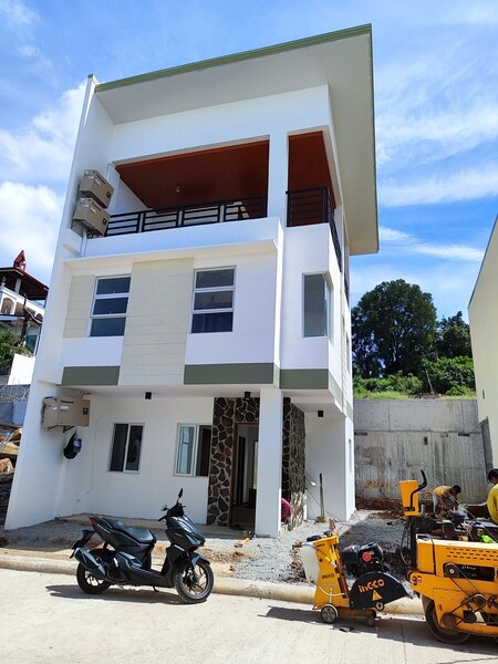 Country Villas Single Attached Unit / Country Villas Townhouse