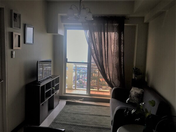 Fully Furnished 2 Bedrooms Condo Unit For Rent - 45th Floor South Tower at Zinnia Towers 