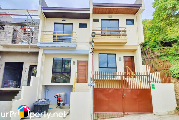 3 Storey Townhouse For Sale in Buena Hills Guadalupe Cebu City