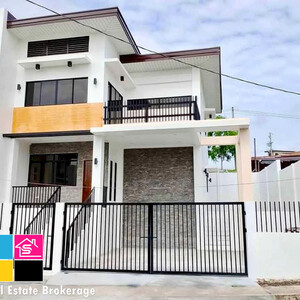 House and Lot with Balcony For Sale at Talisay City Cebu | PostAds PH