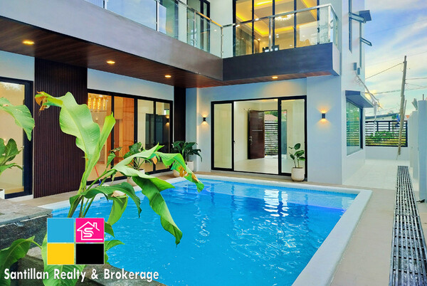 Modern Contemporary House with Swimming Pool in Royale Cebu