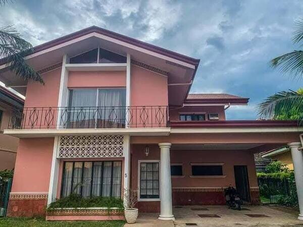 3 Bedroom House For Rent in Banilad Mandaue City Cebu near Mall