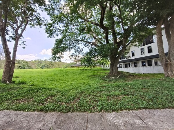 Lot for sale in Wedge Woods Heights Subdivision Silang Cavite