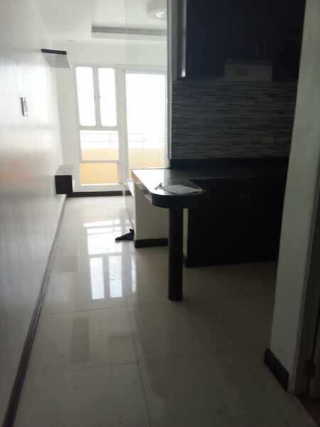 Ermita Manila Studio w/ balcony for sale near UP Mla & Robinsons Mall