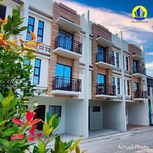4BR 3 Storey Townhouse Dulalia Homes - Karuhatan Valenzuela | PostAds PH