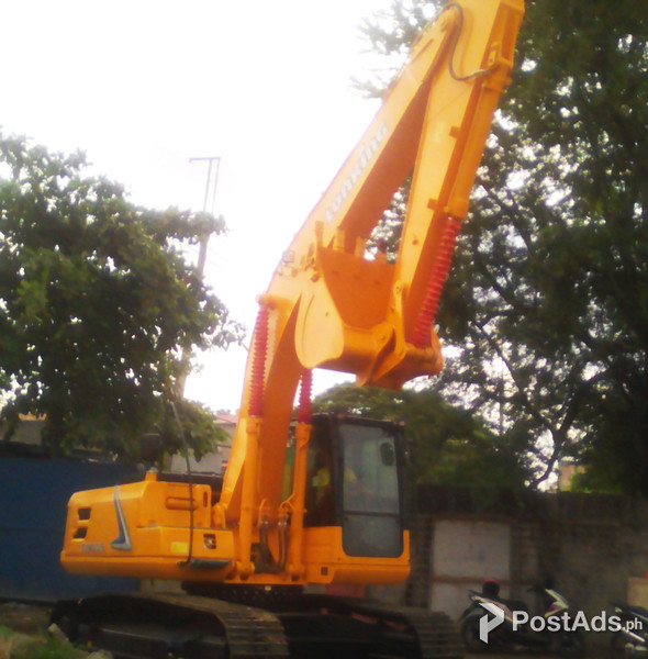 CDM6235 Hydraulic Excavator 