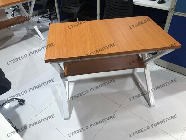 FREESTANDING TABLE OFFICE PARTITION