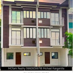 4BR Townhouse in Karuhatan Valenzuela | PostAds PH