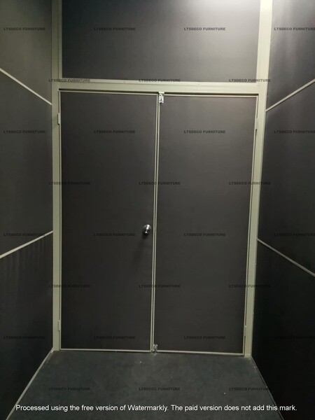 HIGH PANEL DIVIDER WITH DOOR OFFICE PARTITION