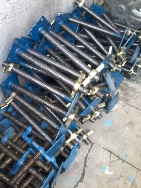 Base Jack For Rent