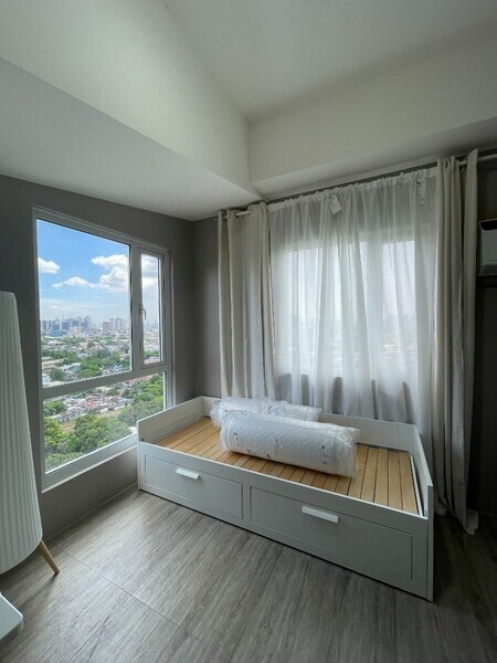 Semi Furnished Studio Condo Unit For Rent - 17th Floor at Torre Lorenzo Loyola
