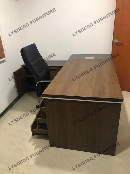 L-SHAPE EXECUTIVE TABLE OFFICE PARTITION/OFFICE FURNITURE