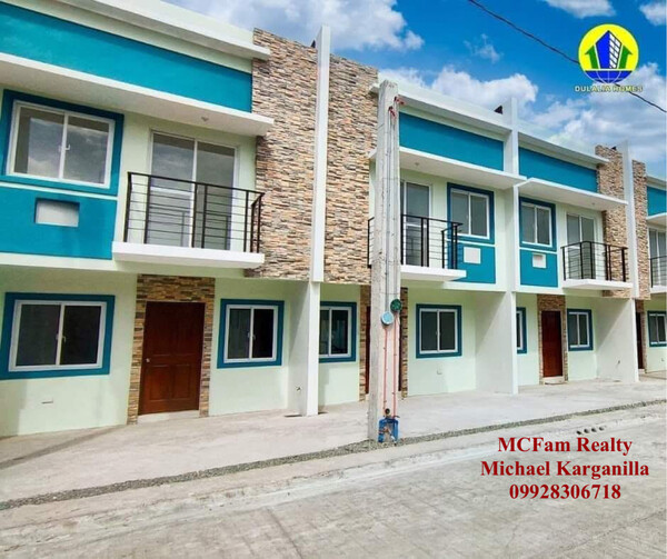 Townhouse For Sale in Valenzuela 3BR 2TB Edelweiss