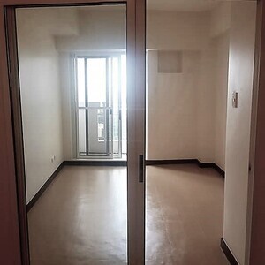 Unfurnished 1 Bedroom Condo Unit For Rent - Unit 4321 at Torre de Manila | PostAds PH