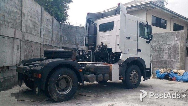 Euro 4 Howo A7 Tractor Head 380HP 6 Wheeler