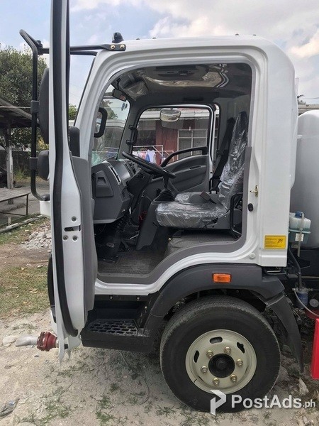 Sinotruck Homan Euro4 H3 6wheeler 4KL Water truck Brand New