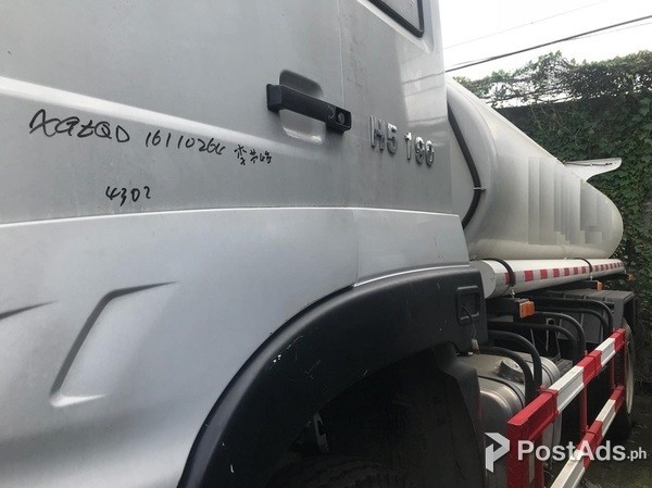 HOMAN SINOTRUK EURO4 6WHEELER WATER TRUCK 10KL 200HP